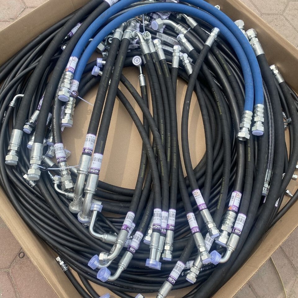 Excavator hydraulic hoses